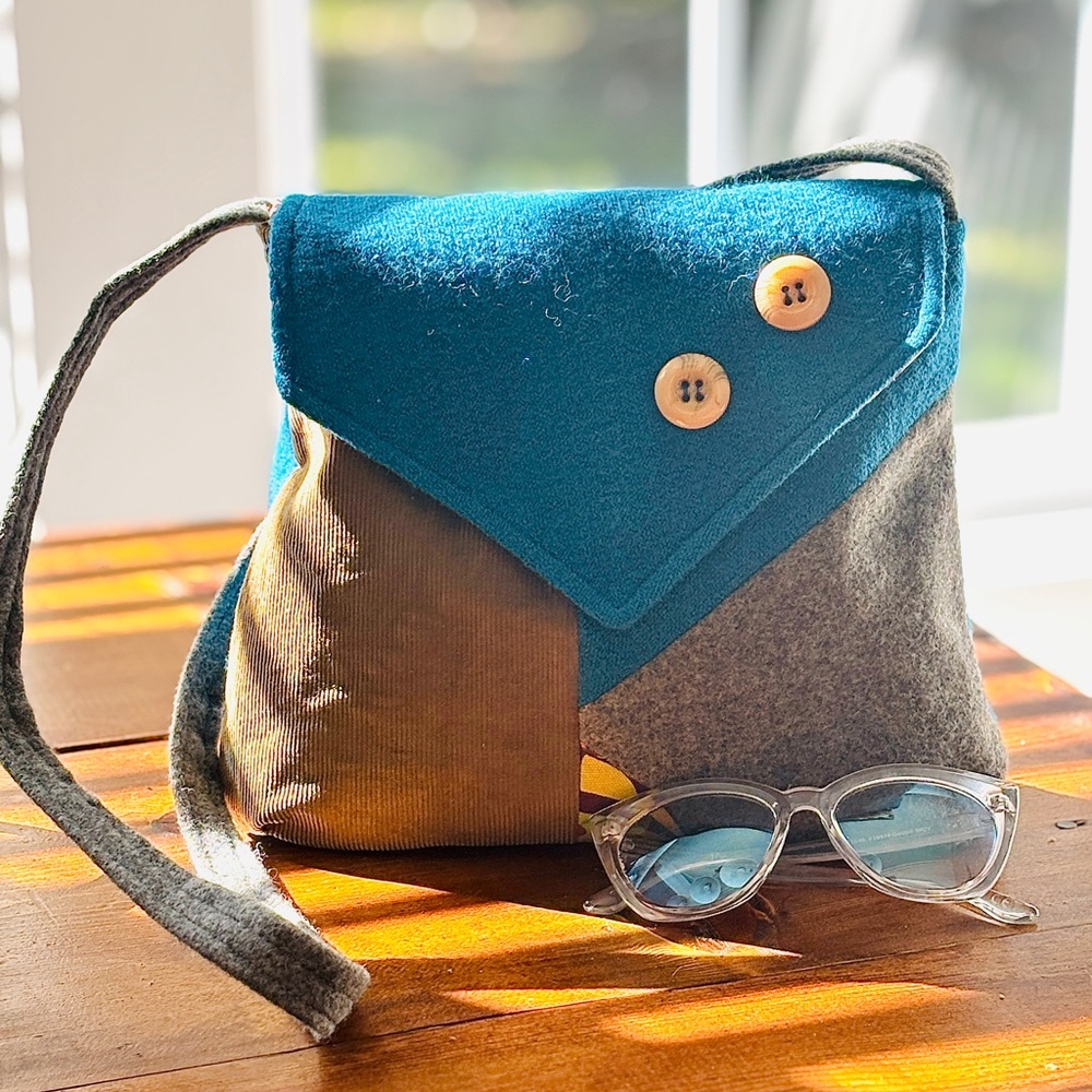 Women’s Blue and Gray Carrier shoulder Bag